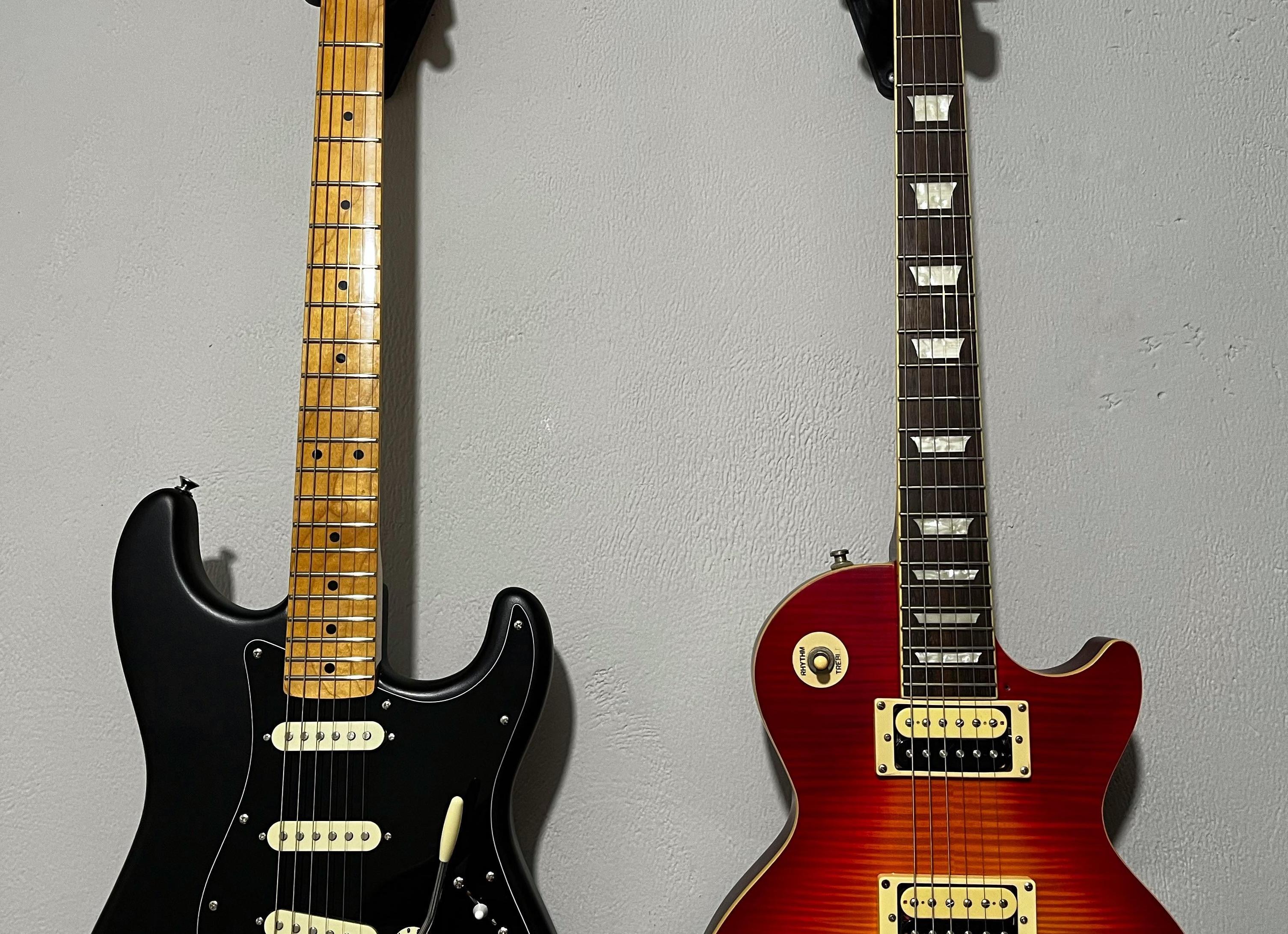 Сравнение Les Paul и Stratocaster
