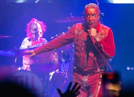 Rammstein поделились документальным фильмом о гастролях за последние пять лет