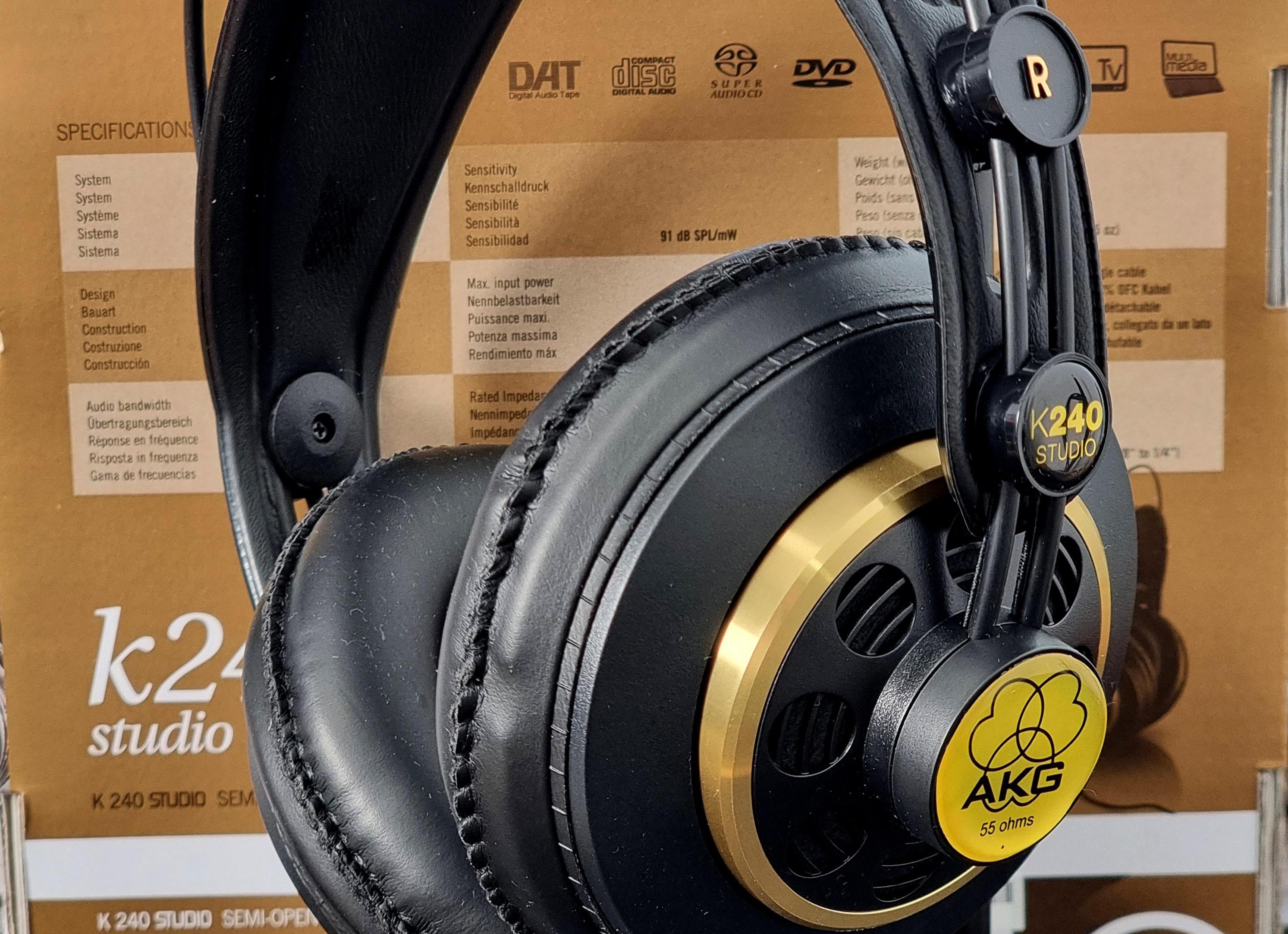 Сравнение наушников AKG K240 STUDIO и AXELVOX HD242